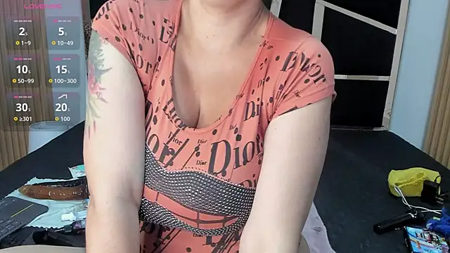 yahaira  online show from October 30, 1:09 pm