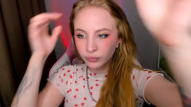 Snapshot of lilKitty_Melanie chatting on November 2, 7:30 pm lilKitty Melanie online show from November 2, 7:30 pm