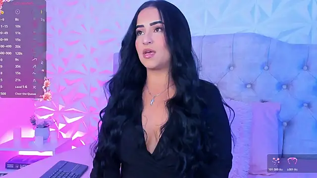 Snapshot of Miss_Ivy4 chatting on November 6, 10:25 pm Miss Ivy4 online show from November 6, 10:25 pm