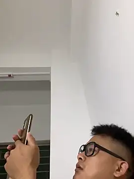 Snapshot of lixiaoshuai8 chatting on March 3, 3:00 pm lixiaoshuai8 online show from March 3, 3:00 pm