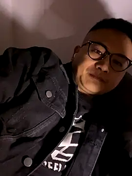 lixiaoshuai8 online show from December 15, 6:41 am