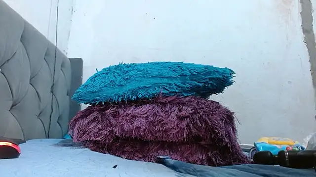 imtiffany w online show from February 21, 4:05 pm