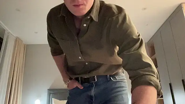 cute mark online show from November 1, 5:40 pm