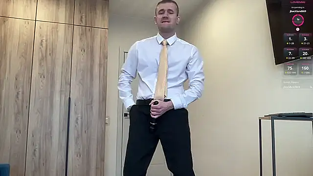 cute mark online show from March 6, 6:19 am