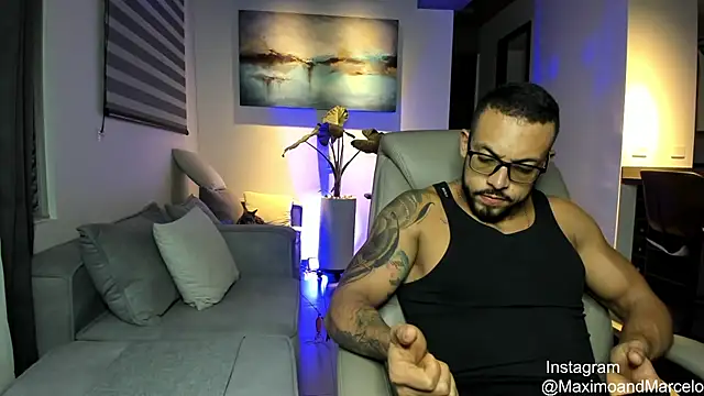 Snapshot of Maximo_Marcelo chatting on March 18, 11:20 pm Maximo Marcelo online show from March 18, 11:20 pm