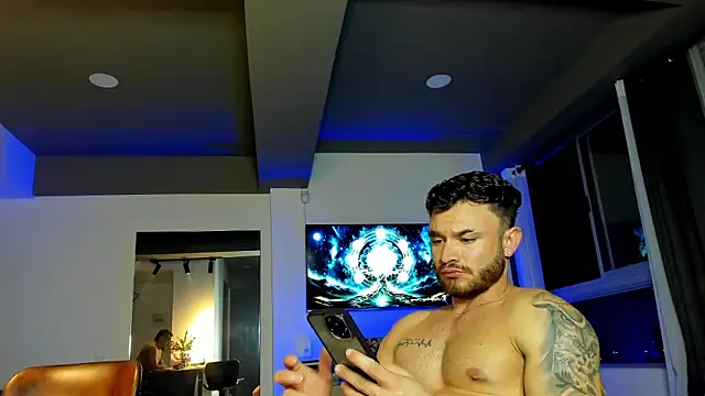 Snapshot of Maximo_Marcelo chatting on February 4, 2:28 am Maximo Marcelo online show from February 4, 2:28 am