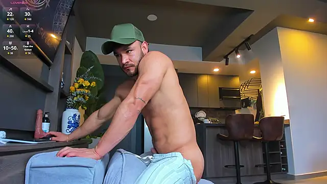 Maximo Marcelo online show from January 12, 12:12 pm