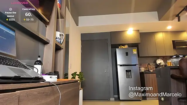 Snapshot of Maximo_Marcelo chatting on September 29, 10:48 pm Maximo Marcelo online show from September 29, 10:48 pm