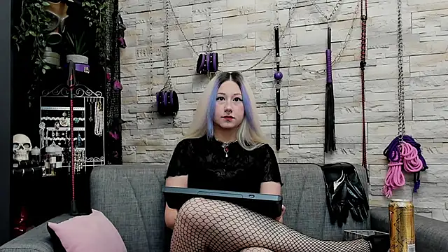 CruelMistress online show from January 12, 1:45 am