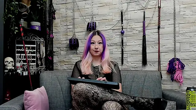 CruelMistress online show from November 22, 10:52 pm