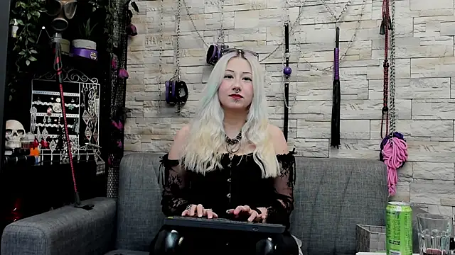 CruelMistress online show from May 16, 12:42 am