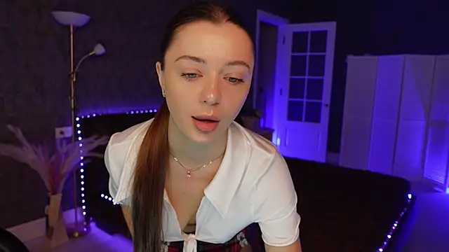 DinaCandy online show from December 4, 8:24 am