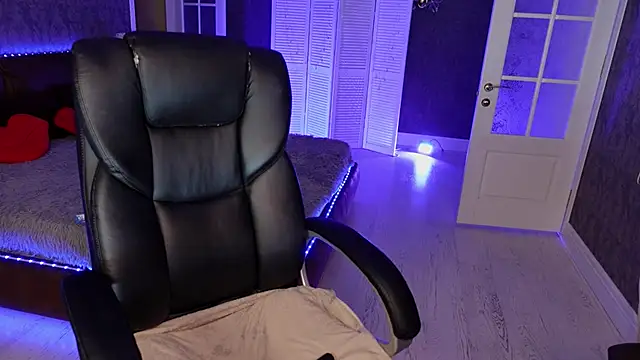 DinaCandy online show from November 7, 8:19 am