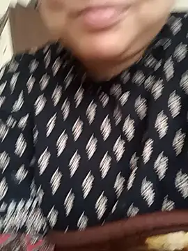 Snapshot of rituu07 chatting on February 17, 3:47 am rituu07 online show from February 17, 3:47 am