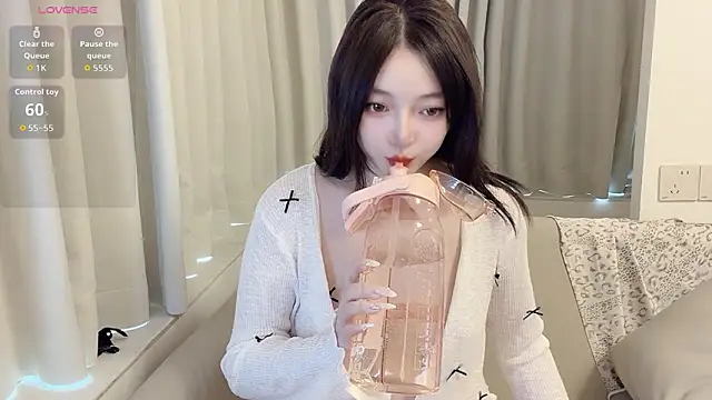 Snapshot of Kulomiyee_koi chatting on June 10, 6:47 am Kulomiyee koi online show from June 10, 6:47 am
