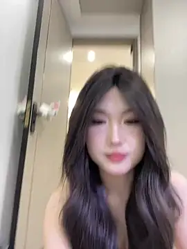 xyebobs online show from March 18, 1:57 pm