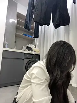 xyebobs online show from December 3, 4:28 pm