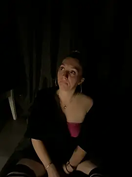 Snapshot of Stoner_BarbieXX chatting on June 7, 8:47 pm Stoner BarbieXX online show from June 7, 8:47 pm