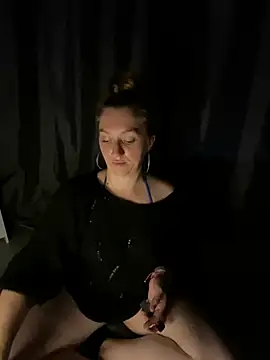 Stoner BarbieXX online show from June 24, 9:01 pm