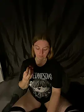 Stoner BarbieXX online show from August 1, 8:40 pm