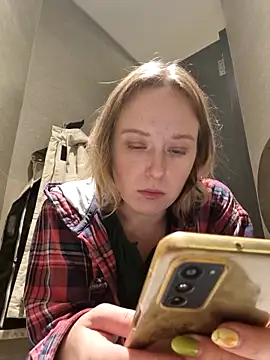 Snapshot of Public_Katrisha chatting on May 21, 2:25 pm Public Katrisha online show from May 21, 2:25 pm