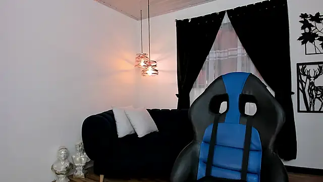 Snapshot of myeimmy_33 chatting on November 17, 10:14 pm myeimmy 33 online show from November 17, 10:14 pm