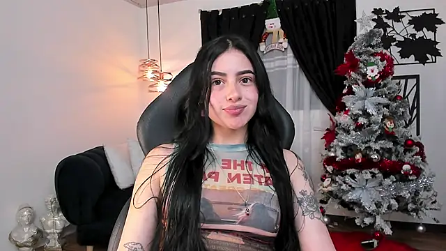 Snapshot of myeimmy_33 chatting on November 20, 11:58 pm myeimmy 33 online show from November 20, 11:58 pm