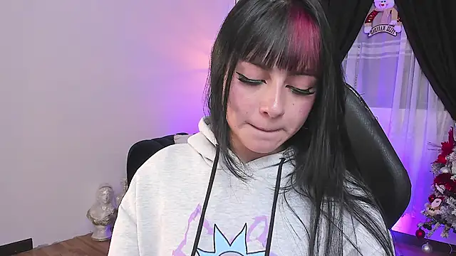 Snapshot of myeimmy_33 chatting on December 3, 9:14 pm myeimmy 33 online show from December 3, 9:14 pm