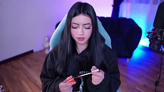 myeimmy 33 online show from March 7, 10:15 pm