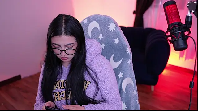 myeimmy 33 online show from July 11, 1:33 pm