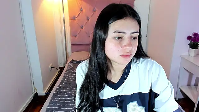 Snapshot of myeimmy_33 chatting on February 27, 3:59 pm myeimmy 33 online show from February 27, 3:59 pm