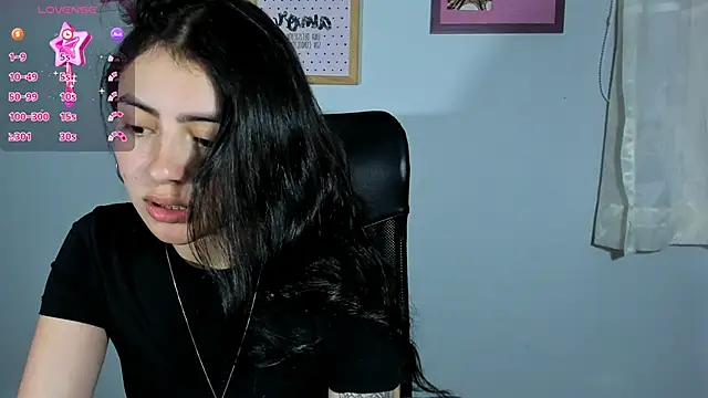 Snapshot of myeimmy_33 chatting on February 28, 9:12 pm myeimmy 33 online show from February 28, 9:12 pm