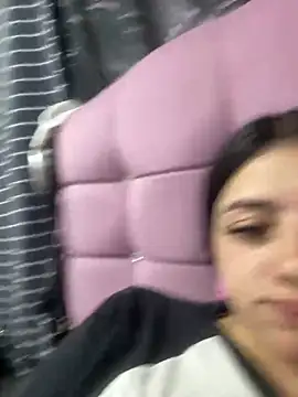 Snapshot of myeimmy_33 chatting on January 14, 11:37 pm myeimmy 33 online show from January 14, 11:37 pm