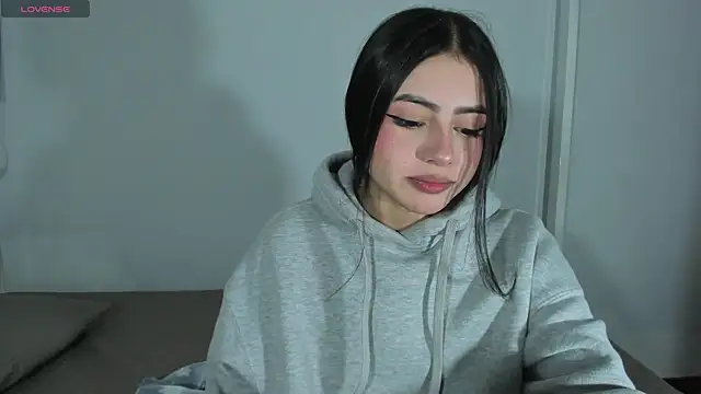 Snapshot of myeimmy_33 chatting on February 7, 4:03 pm myeimmy 33 online show from February 7, 4:03 pm