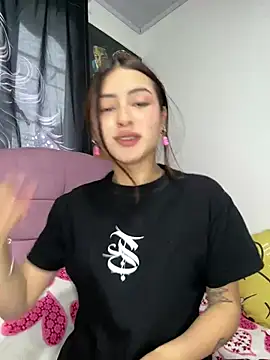 Snapshot of myeimmy_33 chatting on December 27, 9:32 pm myeimmy 33 online show from December 27, 9:32 pm