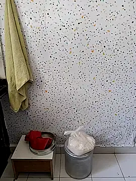 Snapshot of milf-kaira chatting on January 23, 5:02 am milf-kaira online show from January 23, 5:02 am