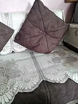 Snapshot of milf-kaira chatting on January 9, 6:17 am milf-kaira online show from January 9, 6:17 am