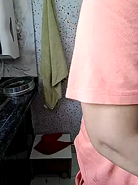 Snapshot of milf-kaira chatting on January 22, 4:23 am milf-kaira online show from January 22, 4:23 am