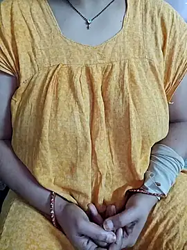 Snapshot of milf-kaira chatting on January 5, 4:58 am milf-kaira online show from January 5, 4:58 am