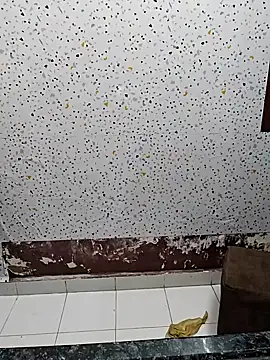 Snapshot of milf-kaira chatting on January 6, 2:04 am milf-kaira online show from January 6, 2:04 am