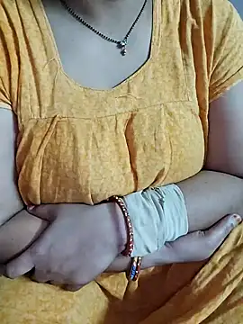 Snapshot of milf-kaira chatting on December 21, 6:00 pm milf-kaira online show from December 21, 6:00 pm