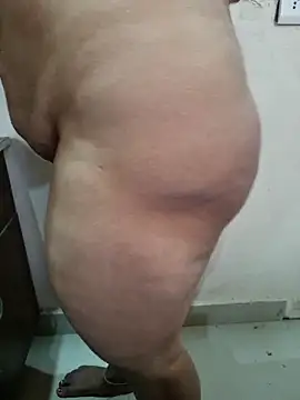 Snapshot of milf-kaira chatting on December 1, 5:52 am milf-kaira online show from December 1, 5:52 am