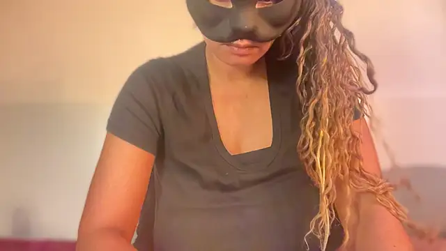 SCARLET-SANTANA online show from October 25, 3:56 pm