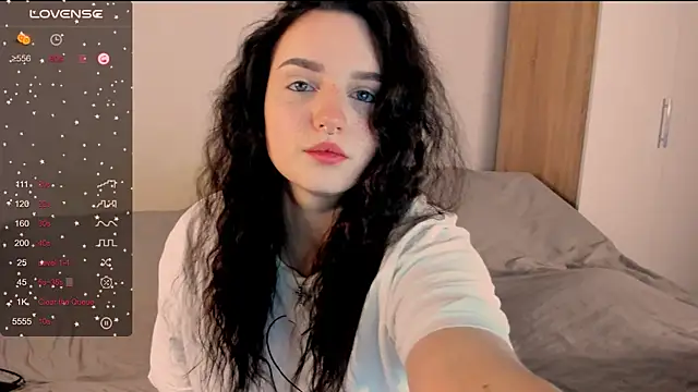 Snapshot of __Latisha__ chatting on February 18, 4:14 pm Latisha online show from February 18, 4:14 pm