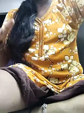 Snapshot of Tamilrojanew chatting on November 6, 6:06 am Tamilrojanew online show from November 6, 6:06 am