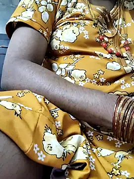 Snapshot of Tamilrojanew chatting on November 18, 5:22 am Tamilrojanew online show from November 18, 5:22 am