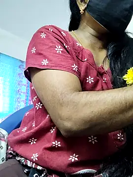 Snapshot of Tamilrojanew chatting on May 29, 8:31 am Tamilrojanew online show from May 29, 8:31 am