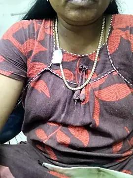 Snapshot of Tamilrojanew chatting on December 3, 2:38 pm Tamilrojanew online show from December 3, 2:38 pm