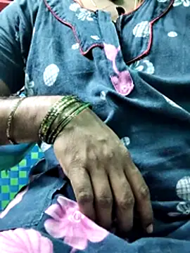Snapshot of Tamilrojanew chatting on July 23, 4:58 pm Tamilrojanew online show from July 23, 4:58 pm