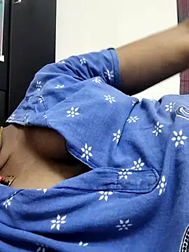 Snapshot of Tamilrojanew chatting on October 5, 5:14 pm Tamilrojanew online show from October 5, 5:14 pm